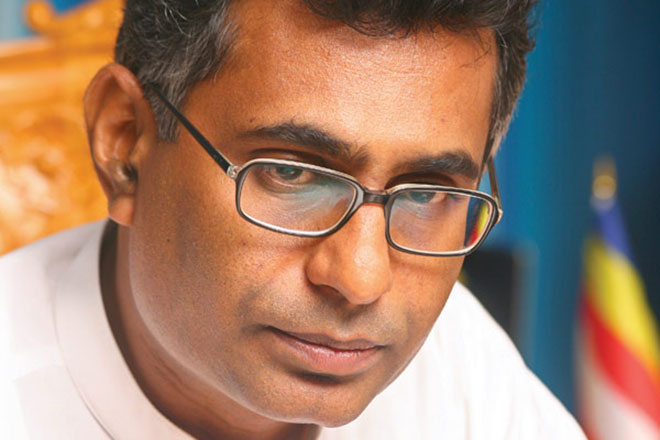 කොළඹ වෙනස් කරනවා, පැල්පත් ඉවත්කරනවා – ඇමැති චම්පික රණවක