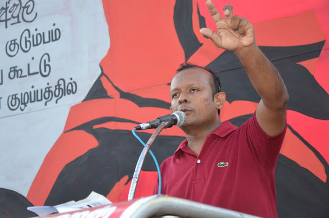 විපක්ෂය බෝලෙ උස්සලා දෙනවා. ආණ්ඩුව ඩෑෂ් ගහනවා – පුබුදු ජයගොඩ