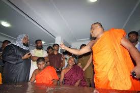 ඥානසාර  හිමි ඇතුළු තිදෙනෙකු අත්අඩංගුවට ගන්නැයි නියෝග