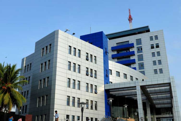 රේගු නිලධාරීන් සංඛේත වර්ජනය වෙනුවට ලෙඩ නිවාඩු දමයි