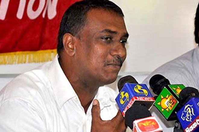 අවම දඩ මුදල රුපියල් 2500 දක්වා වැඩි කිරීමට ඒෙරහිව බස් රථ ෙස්වා වර්ජනයක්