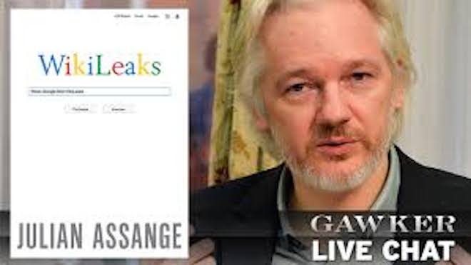 ජුලියන් ඇසෙන්ජර්ගෙන් ස්විස් නිළධාරීන් ප්‍රශ්න කරයි.