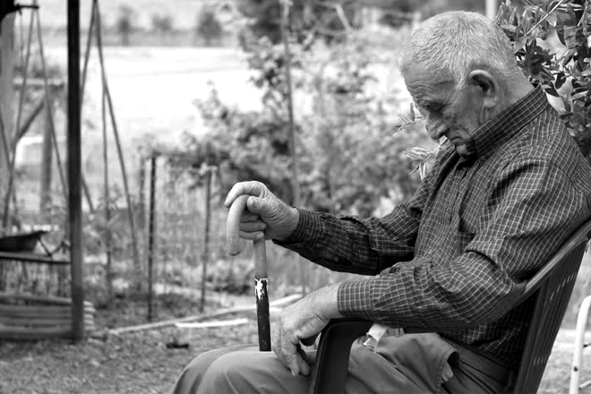 අරමුදල් හිගය පියවාගන්න වැඩිහිටි සුබසාධනය අවසන් කරයි!