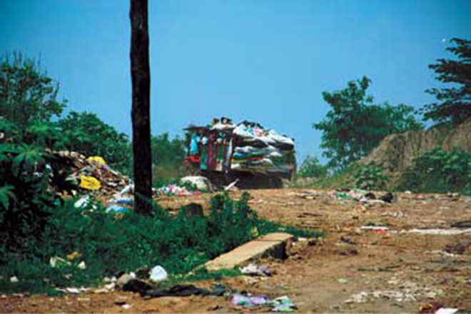 මුතුරාජවෙලට කසළ බැහැර කිරීමට එරෙහිව පැමිණිල්ලක්